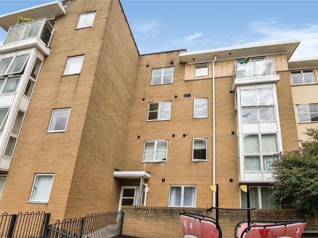 Flat for sale in Watergate, Devon
