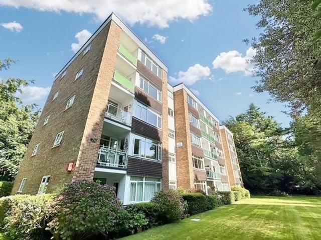 Flat for sale in Branksome Chine, Branksome Park