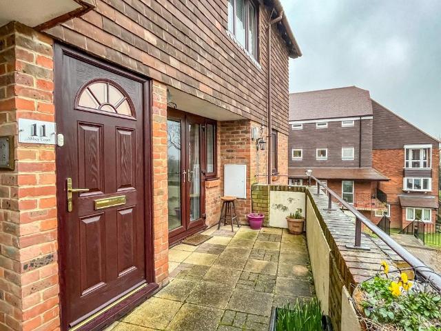Flat for sale in Battle, Heathlands