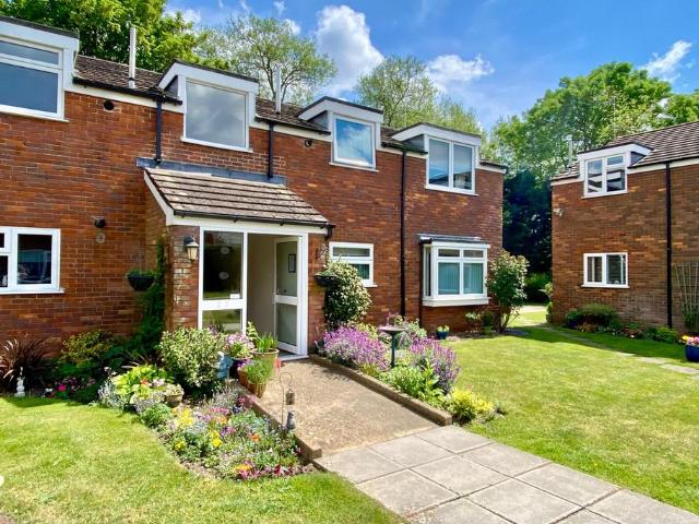 Flat for sale in Ringwood, Ashurst Bridge