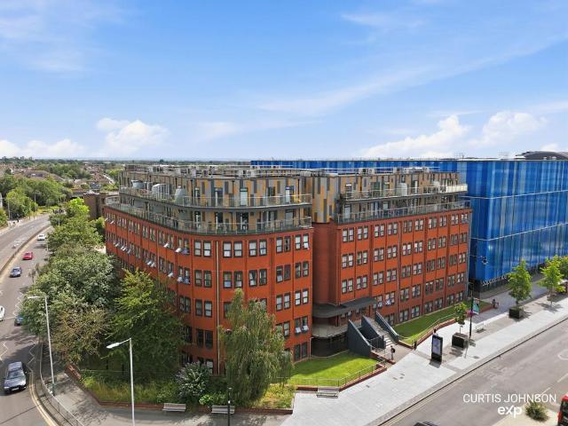Flat for sale in Rush Green, Greater London