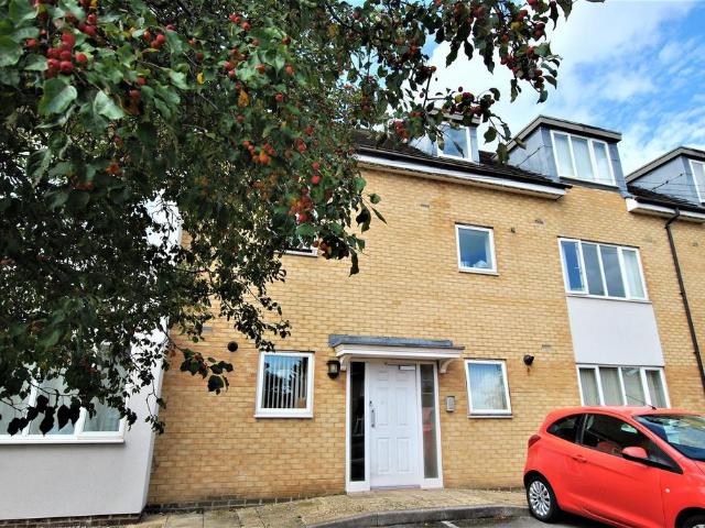 Flat for sale in Feckenham, City Of Bristol