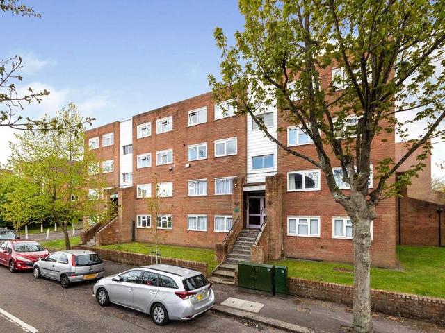 Flat for sale in Woodcote Green, Greater London