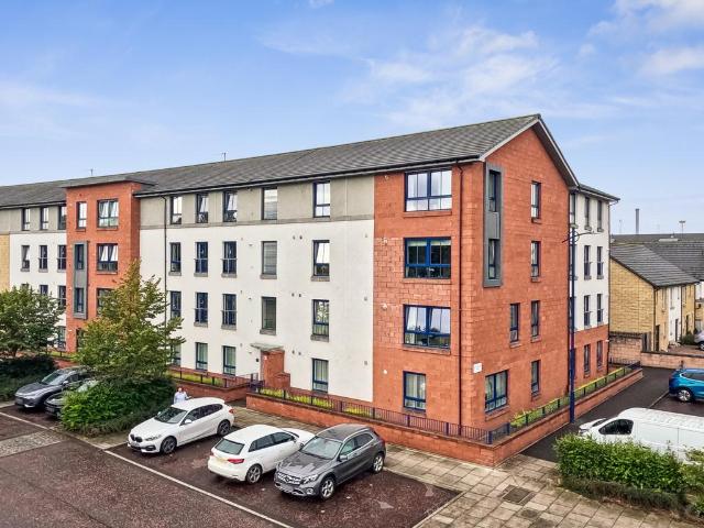 Flat for sale in Hutchesontown, Oatlands