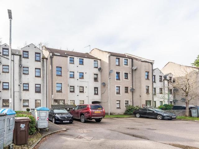 Flat for sale in Ballindoch, Scotland