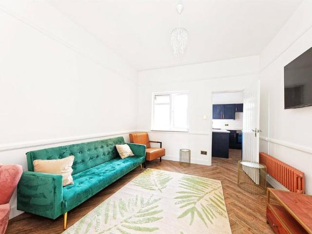 Flat for sale in West Cliff, Acol