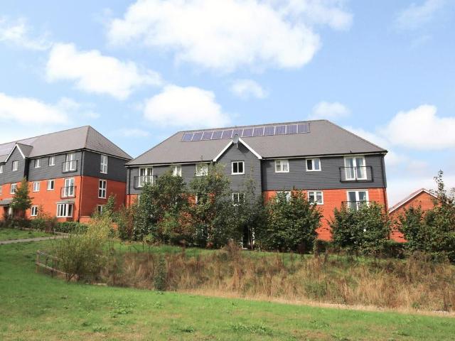 Flat for sale in Helford, Hampshire