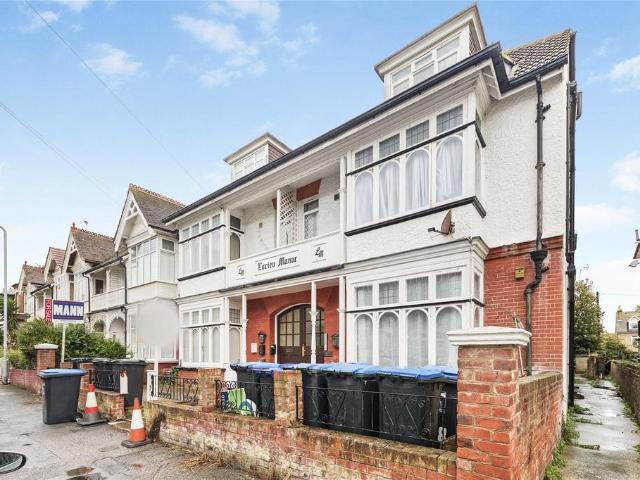 Flat for sale in Cliftonville West, Acol