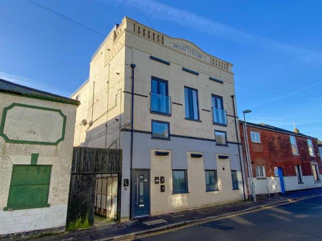 Flat for sale in Stokesby, Norfolk