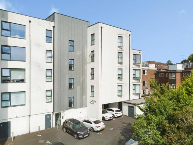 Flat for sale in Navestock Side, Essex