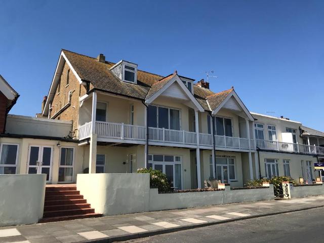 Flat for sale in Ash, Kent