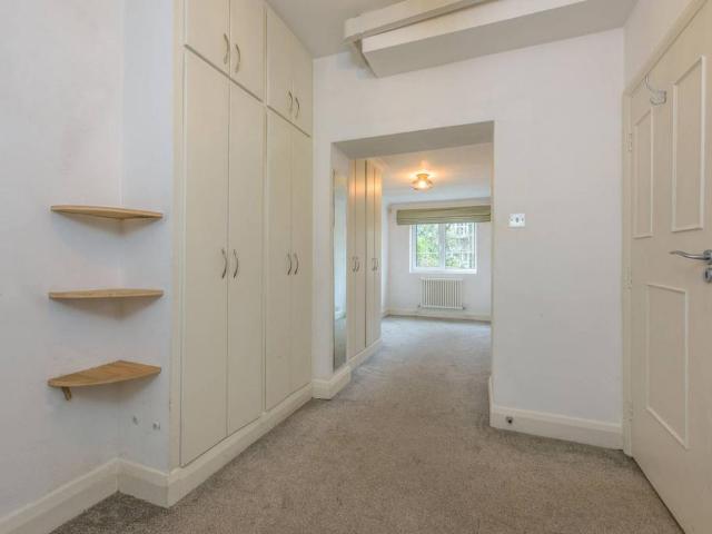 Flat for sale in Belsize Park, Greater London