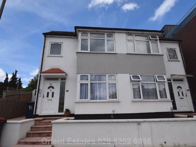 Flat for sale in Hendon, Greater London