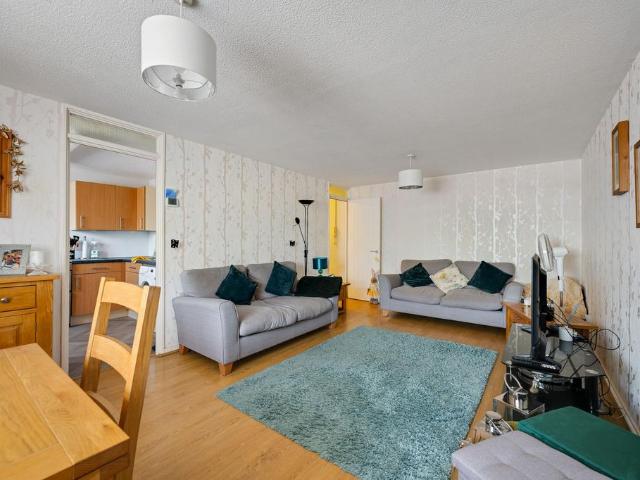 Flat for sale in Charlton Riverside, Greater London