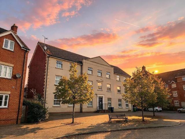 Flat for sale in Redhouse, Blunsdon St Andrew