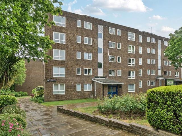 Flat for sale in Putney, Greater London