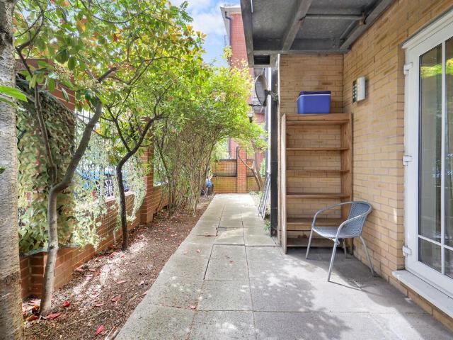 Flat for sale in Leytonstone, Greater London