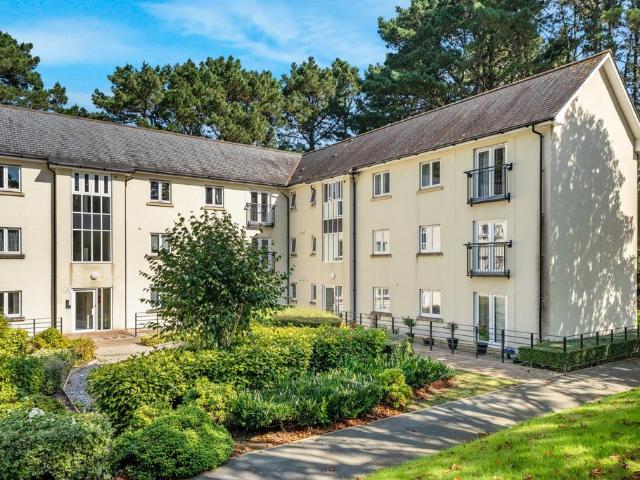 Flat for sale in Mount Wise
