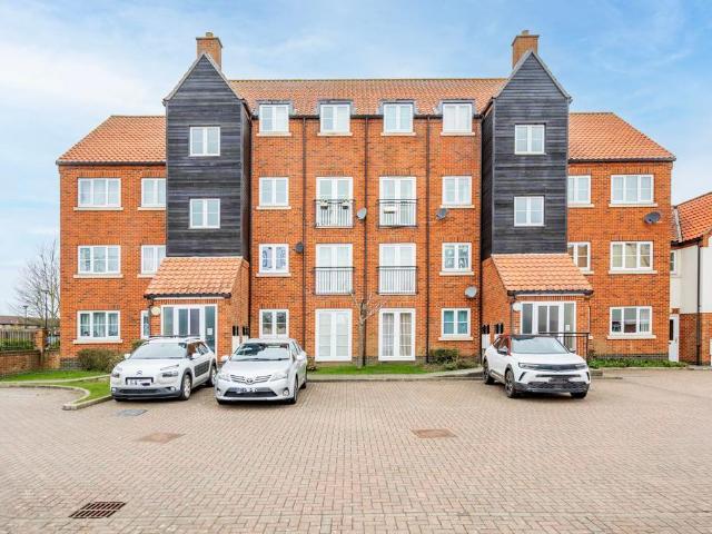 Flat for sale in East Tuddenham, Norfolk