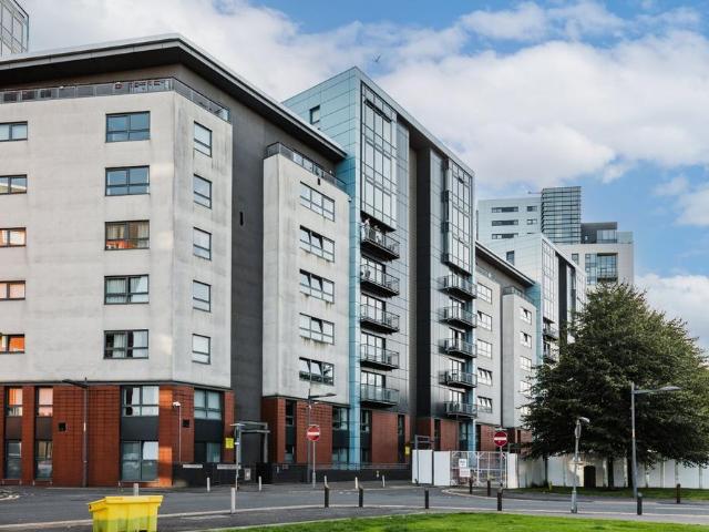 Flat for sale in Thornwood, Partick