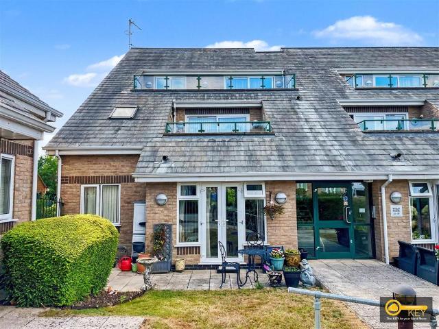 Flat for sale in Camp Hill, Warwickshire