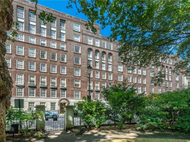 Flat for sale in Chelsea, Greater London
