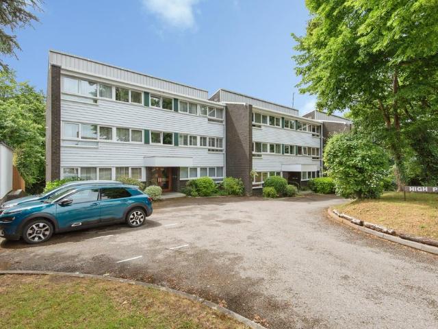 Flat for sale in King's Walden, Hertfordshire