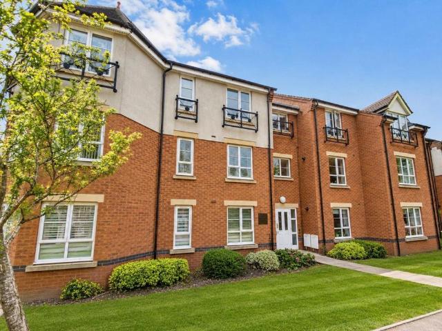 Flat for sale in Smallwood, Redditch