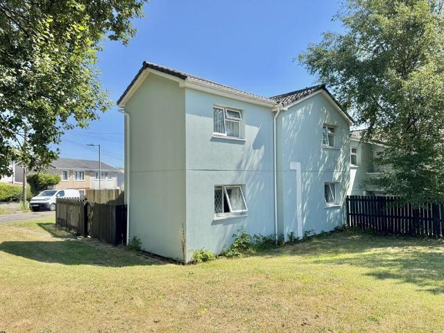 Flat for sale in Nangreaves, Wales