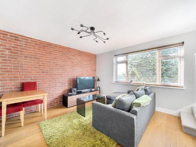 Flat for sale in Horsell, Woking