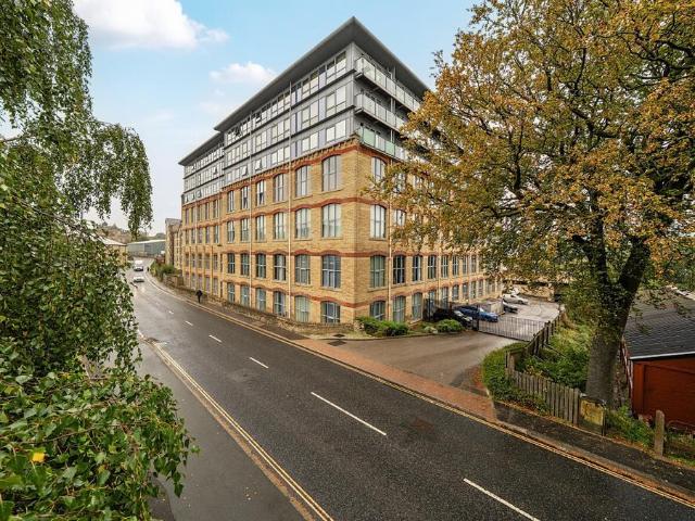Flat for sale in Rosemount, Calderdale