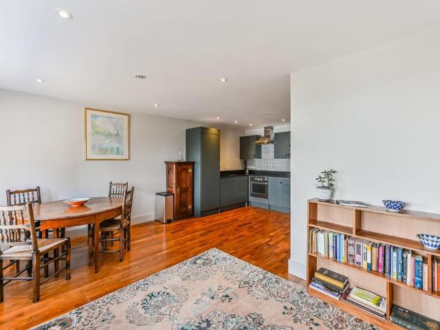 Flat for sale in London Borough of Lambeth, Greater London