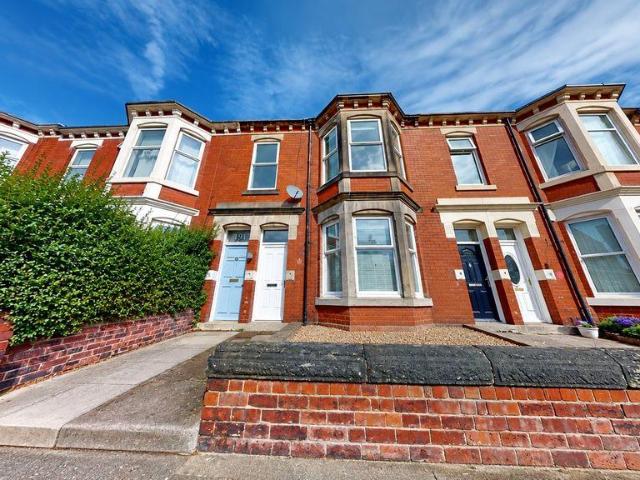 Flat for sale in Heaton, Tyne And Wear