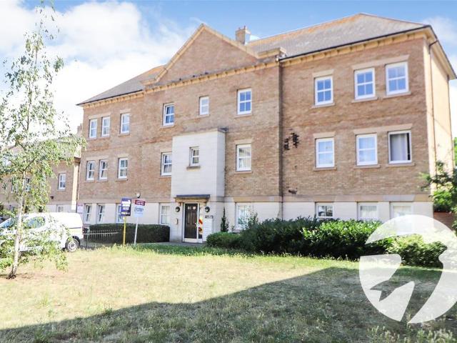 Flat for sale in Slade Green, Greater London