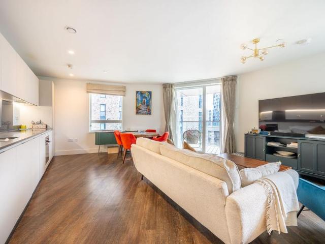 Flat for sale in Greater London