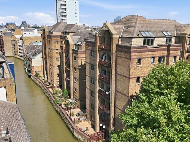 Flat for sale in Bermondsey, Greater London