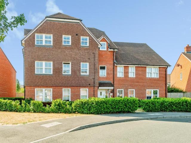 Flat for sale in Greenfields, Red Hill
