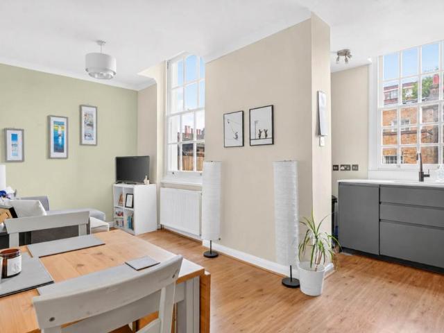 Flat for sale in City of Westminster, Greater London