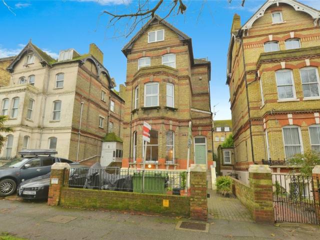 Flat for sale in Folkestone