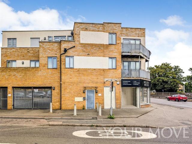 Flat for sale in Romford, Collier Row