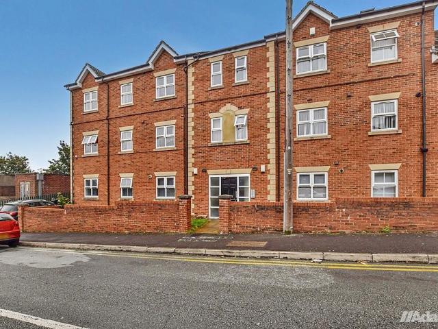 Flat for sale in Runcorn, Cheshire
