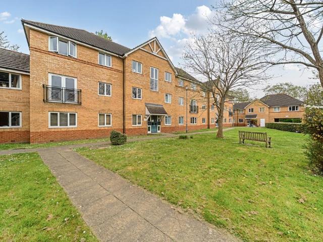 Flat for sale in Slyfield, Westborough