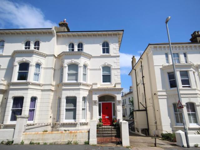 Flat for sale in Round Hill, Brighton & Hove