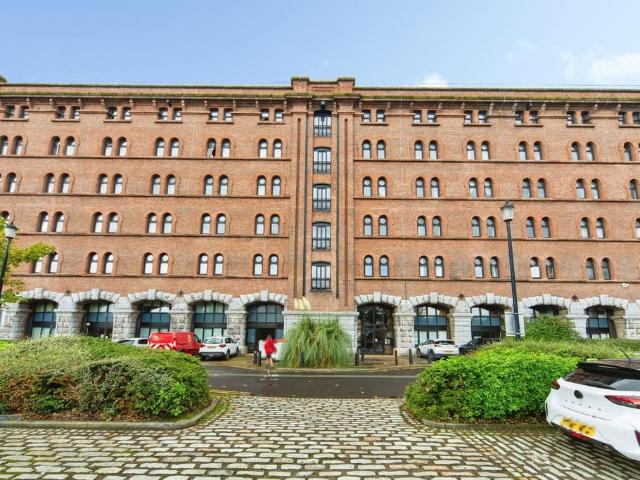 Flat for sale in Ten Streets, Liverpool