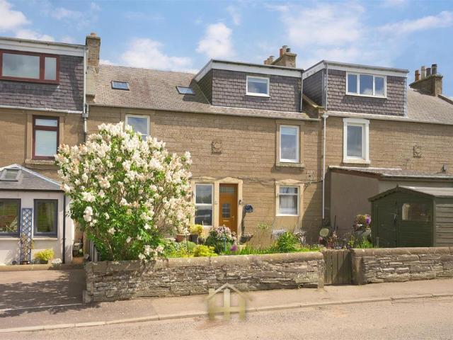 Flat for sale in Tealing, Scotland