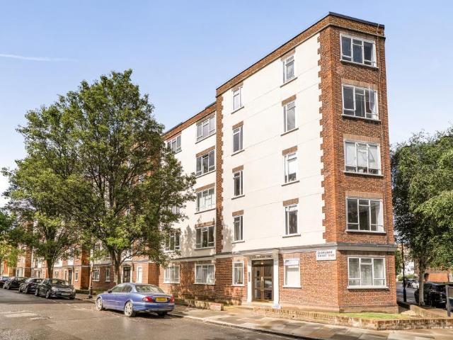 Flat for sale in St. John's Wood, Greater London