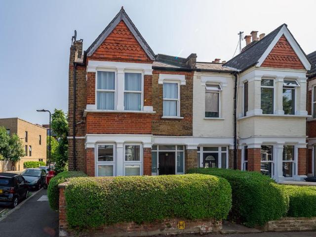 Flat for sale in London Borough of Ealing, Hanwell