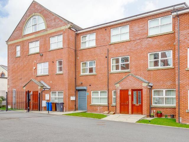 Flat for sale in Wigan, Isle Of Man