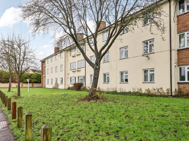 Flat for sale in The Slade, Oxfordshire