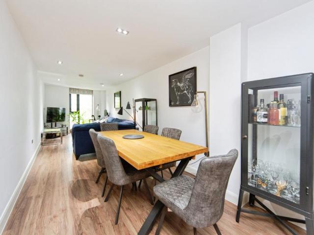 Flat for sale in Ropewalks, Calderstones